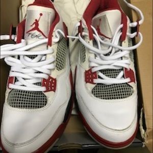 Jordan 3s mars